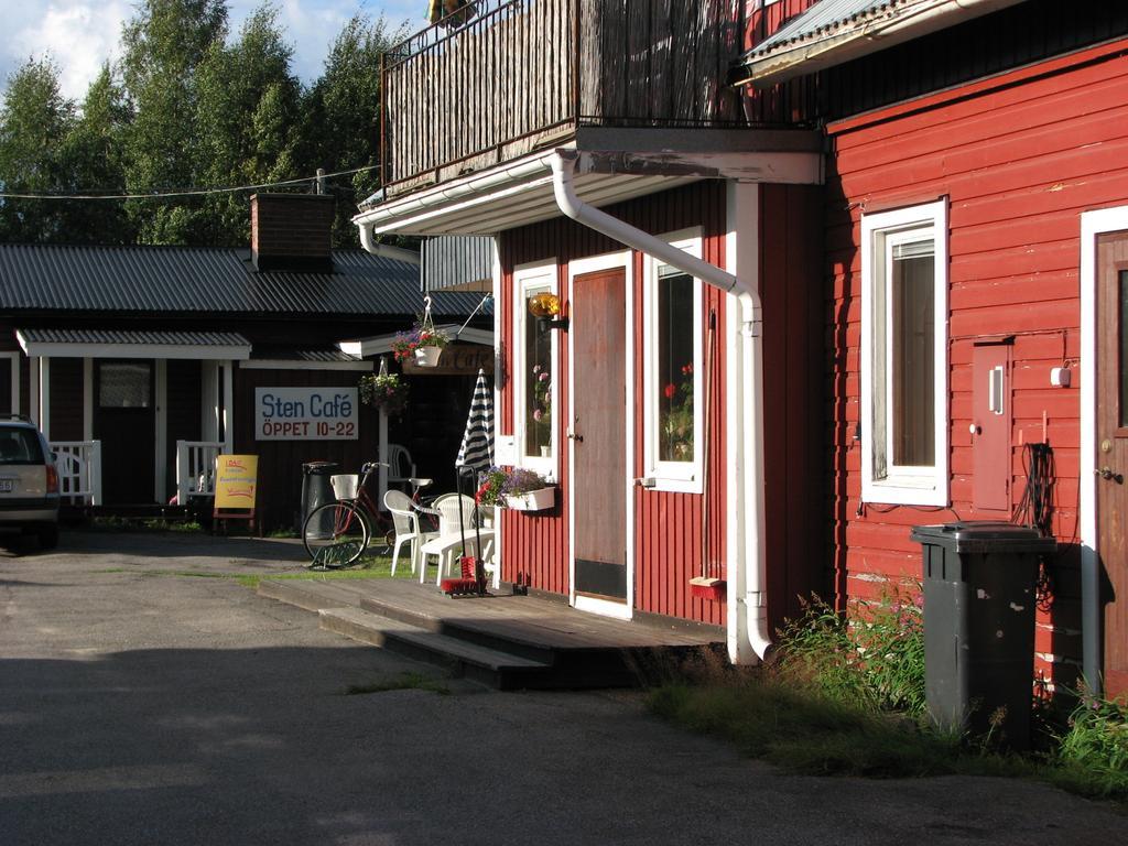 Stuga Vid Hedenaesets Stencafe Exterior foto