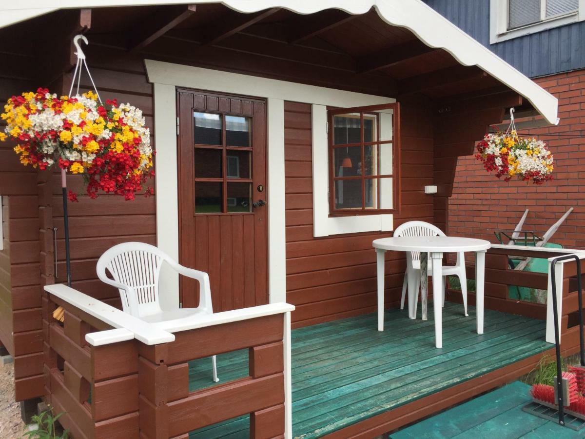 Stuga Vid Hedenaesets Stencafe Exterior foto